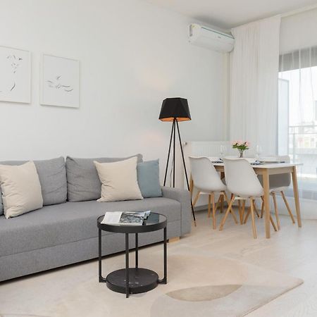 Sarmacka Apartment With Balcony Warsaw Wilanow By Noclegi Renters Екстер'єр фото